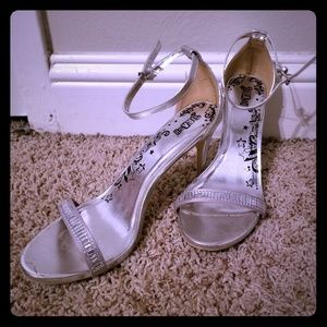 Silver Sandel Heels